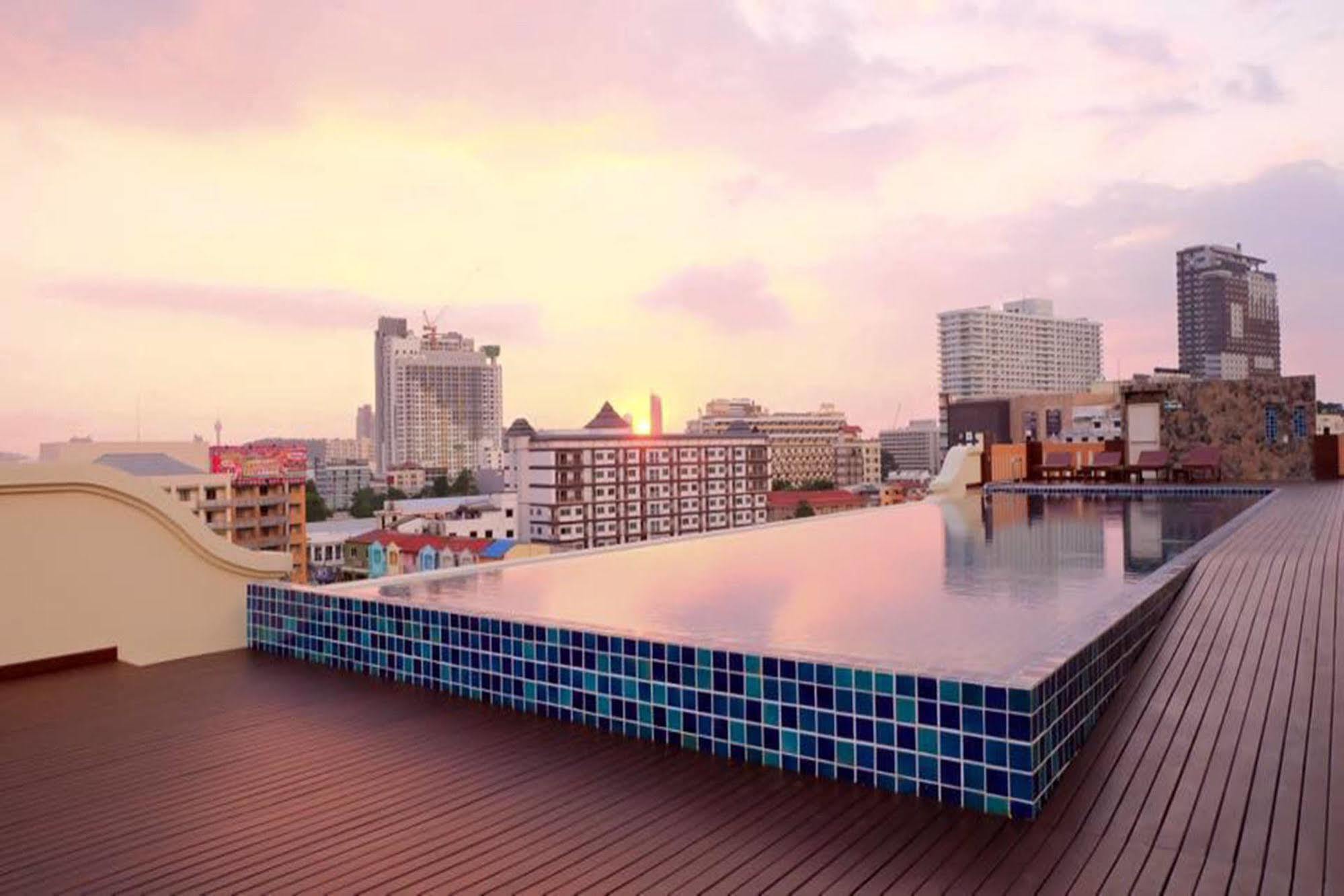 D Hotel Pattaya Eksteriør billede