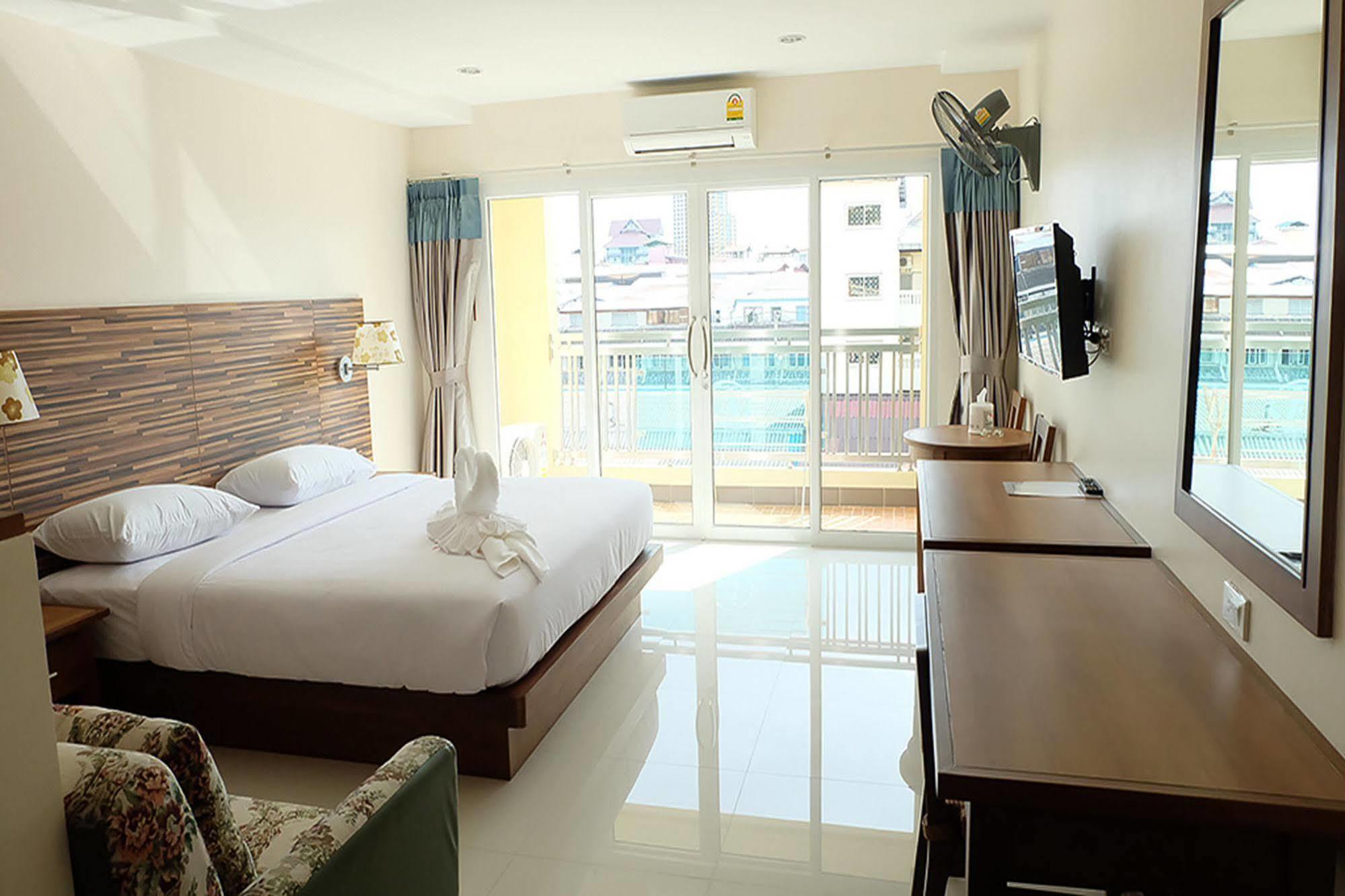 D Hotel Pattaya Eksteriør billede