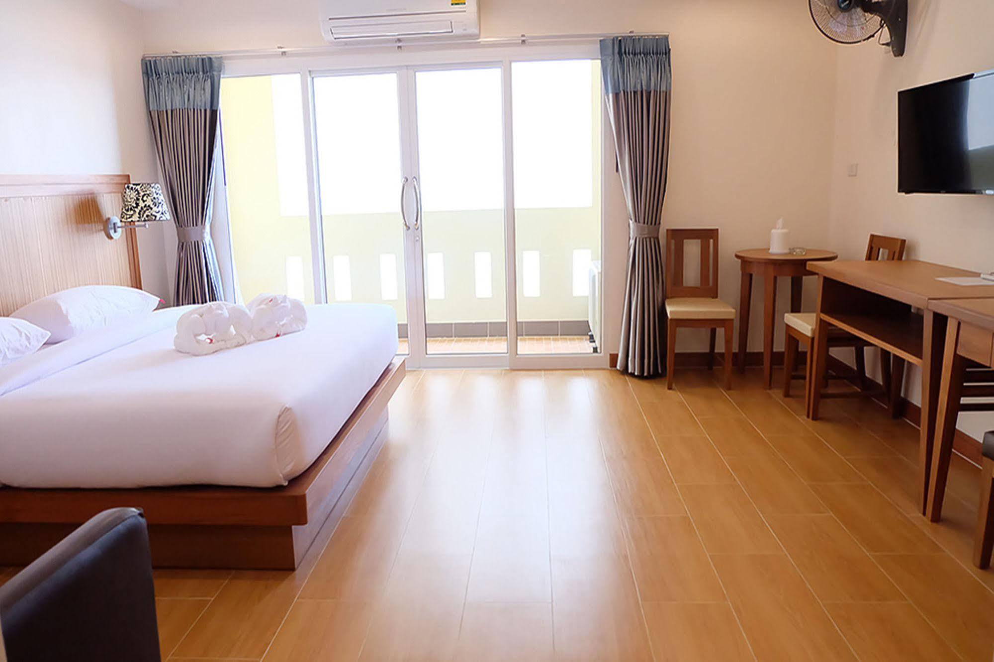D Hotel Pattaya Eksteriør billede